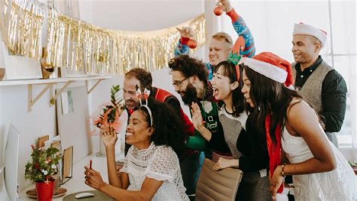 7 Signs You’re the Mindy Lahiri of Your Office Holiday Party!