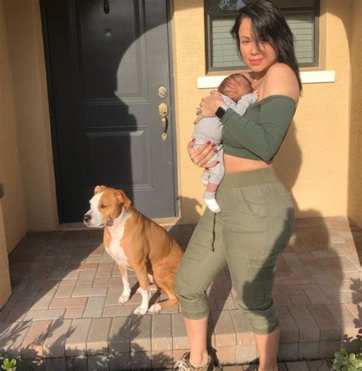 ’90 Day Fiancé’ Star Paola Shares Breast Pumping Pic Before Going on a Mom’s Night Out
