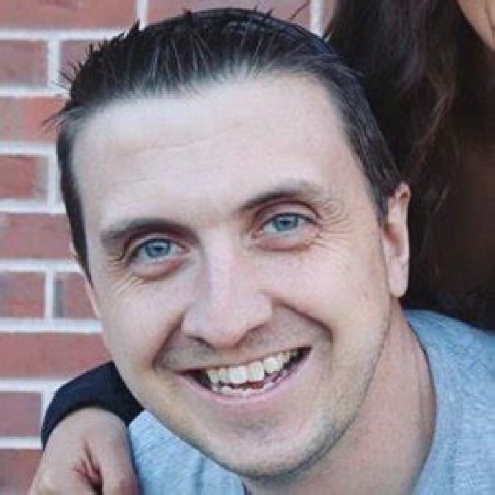 Aaron Pettit (YouTube Star) - Age, Birthday, Bio, Facts, Family, Net Worth, Height & More