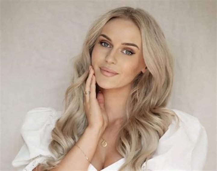 Age, Height, Boyfriend, Family, Ethnicity & BIO