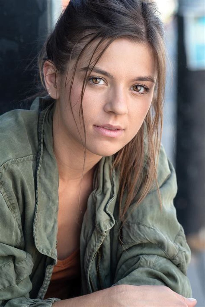 Aria Wallace (TV Actress) - Age, Birthday, Bio, Facts, Family, Net Worth, Height & More