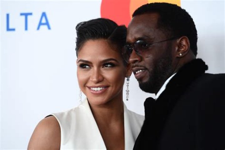 Bobby Brown (Cantante de R&B) - Edad, cumpleaños, biografía, hechos, familia, patrimonio neto, altura y más