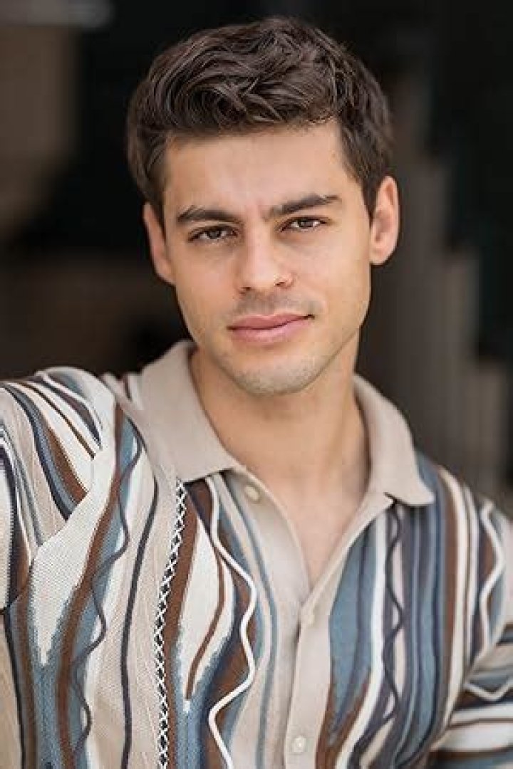 Chris Petrovski (TV Actor) - Age, Birthday, Bio, Facts, Family, Net Worth, Height & More