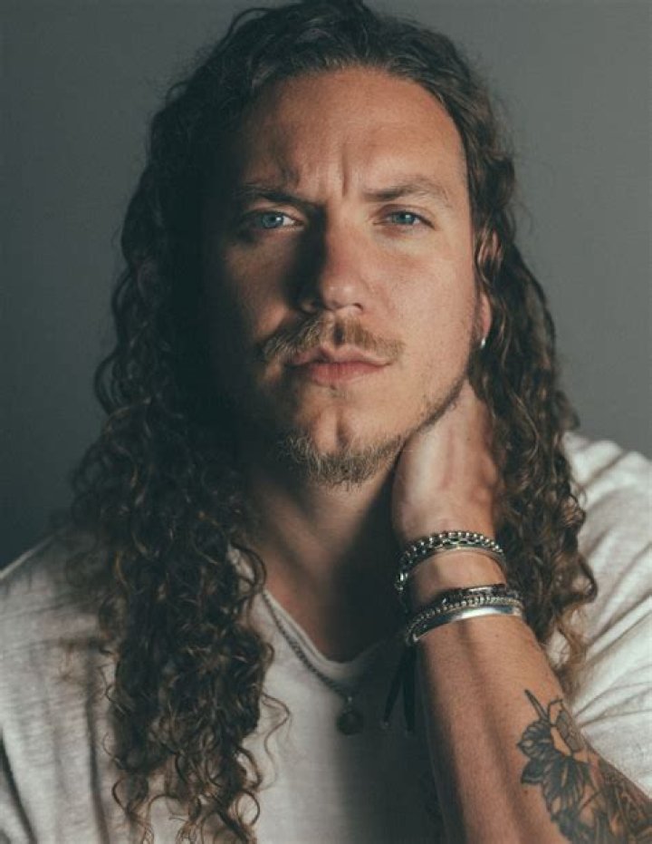 Christian Rayt Carreon (Pop Singer) - Age, Birthday, Bio, Facts, Family, Net Worth, Height & More