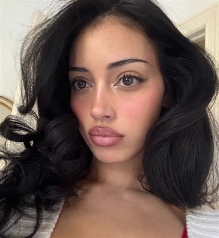 Cindy Kimberly (Instagram Star) - Age, Birthday, Bio, Facts, Family, Net Worth, Height & More