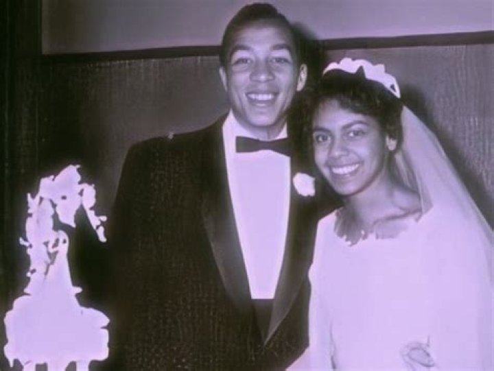 Claudette Rogers Robinson (Soul Singer) - Age, Birthday, Bio, Facts, Family, Net Worth, Height & More