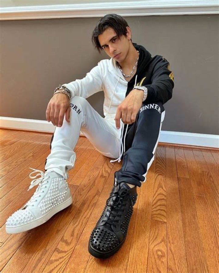 Cyrus Dobre Age | Wiki, Net worth, Bio, Height, Girlfriend ?