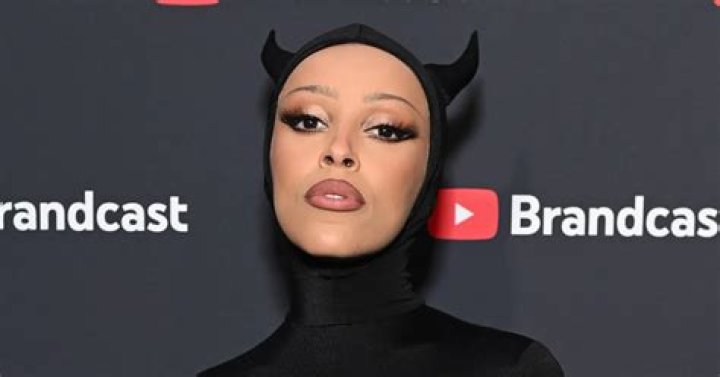 Doja Cat Rocks A Bloody Nose In Surreal IG Photo Dump