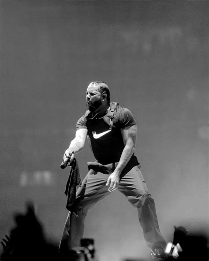 Drake Puts Up A Massive Virgil Abloh Statue On "It's All A Blur" Tour