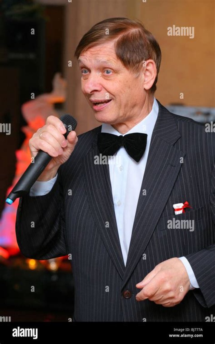 Eduard Khil (Opera Singer) - Age, Birthday, Bio, Facts, Family, Net Worth, Height & More