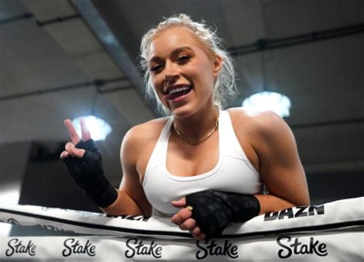 Elle Brooke Net Worth 2023: What Is The Influencer Boxing Star Worth?