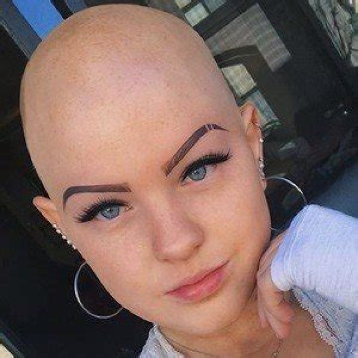 Emmy Combs (TikTok Star) - Age, Birthday, Bio, Facts, Family, Net Worth, Height & More