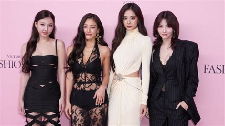 Four Models Denied Entry to China for Victoria’s Secret Fashion Show (REPORT)