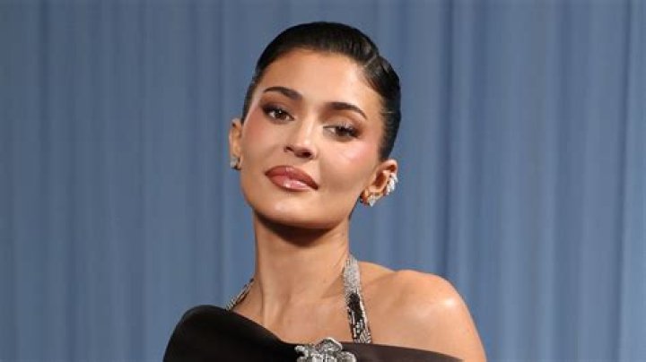 GorgeousKylie Jenner Shows Off Her Killer Curves With Lingerie Pic on Instagram!