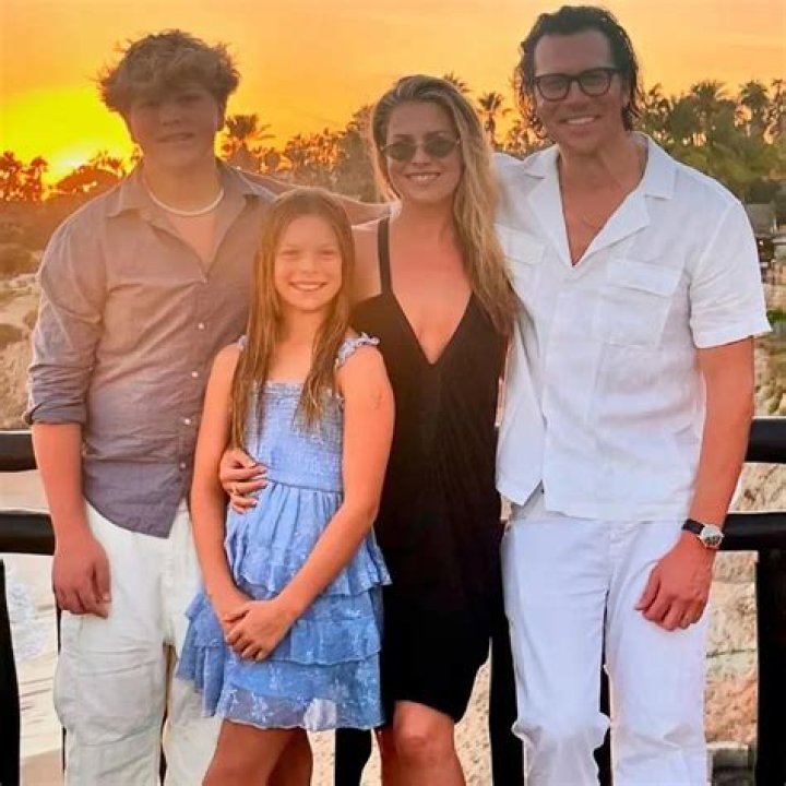Hayes MacArthur Biography, Age, Height, Wife, Net Worth, Family