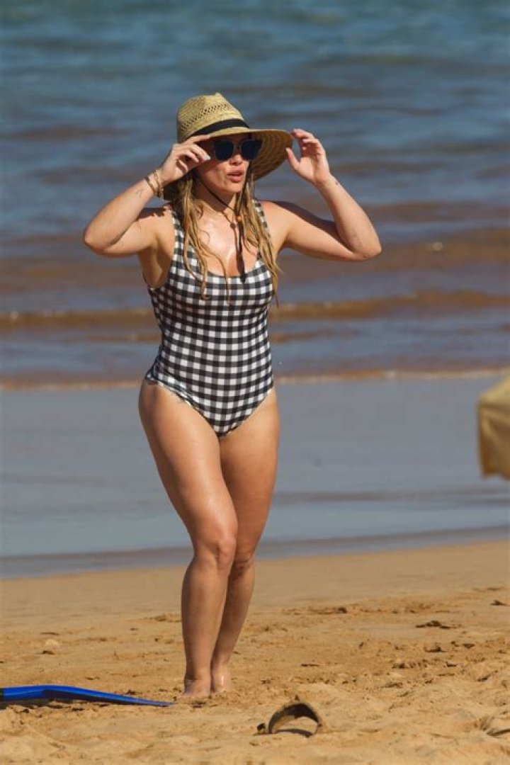 Hilary Duff Shows Off Her Body ~With Love~ in a Bikini! Photos of Her Best Bathing Suit Moments