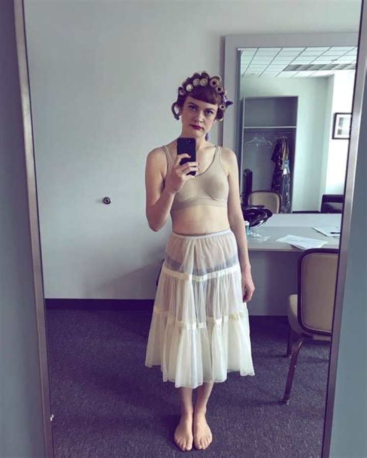 How tall is Colby Minifie