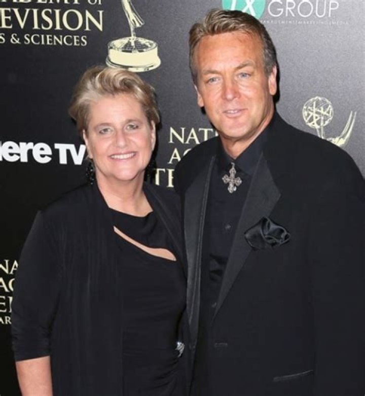How tall is Doug Davidson