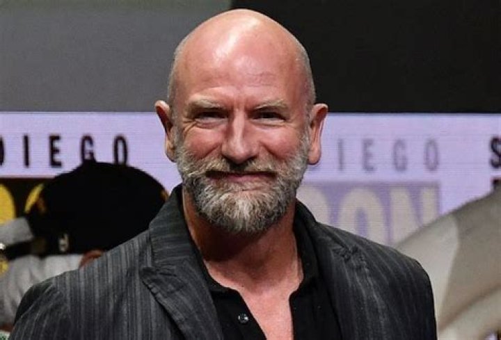 How tall is Graham McTavish