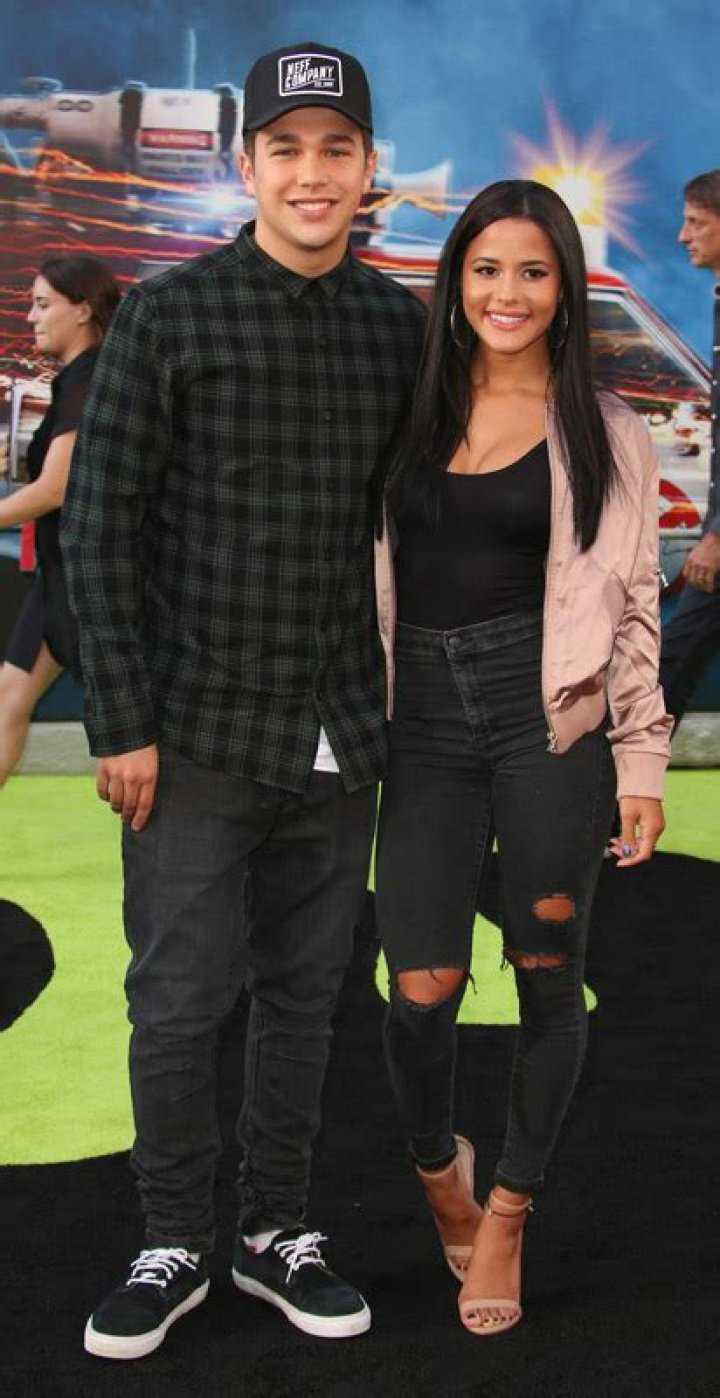 How tall is Katya Elise Henry