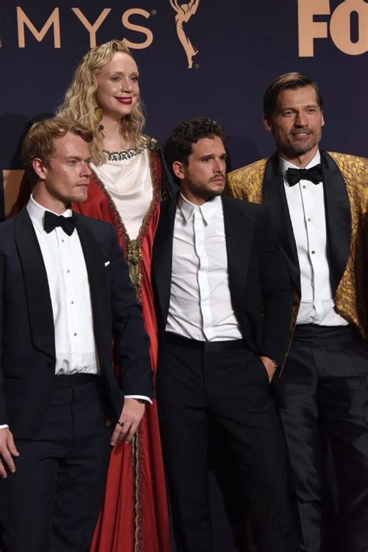 How tall is Kit Harington