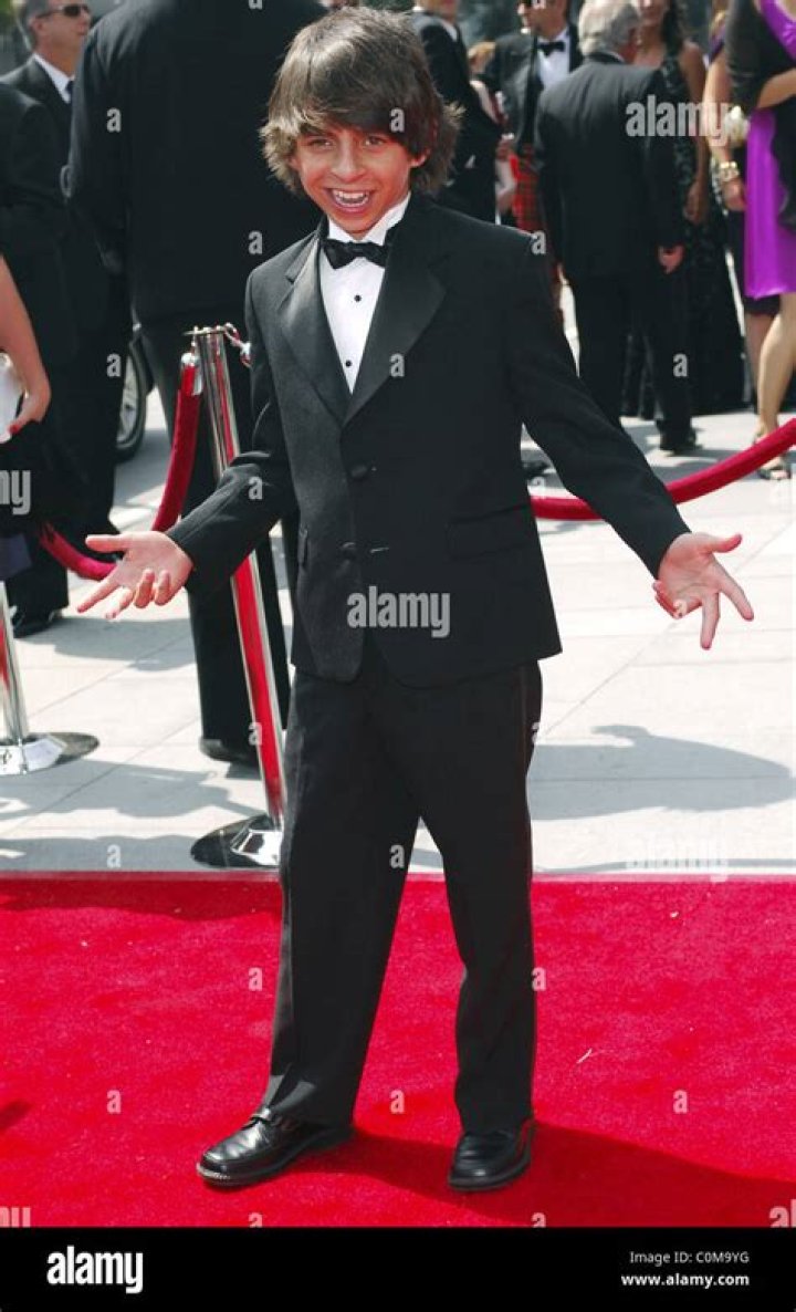 How tall is Moisés Arias