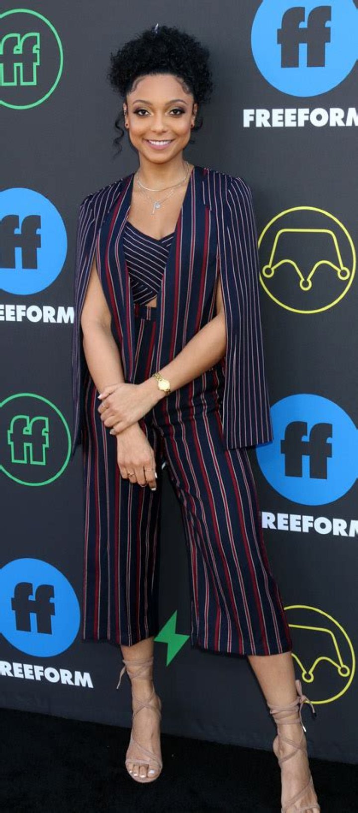 How tall is Noëlle Renée Bercy