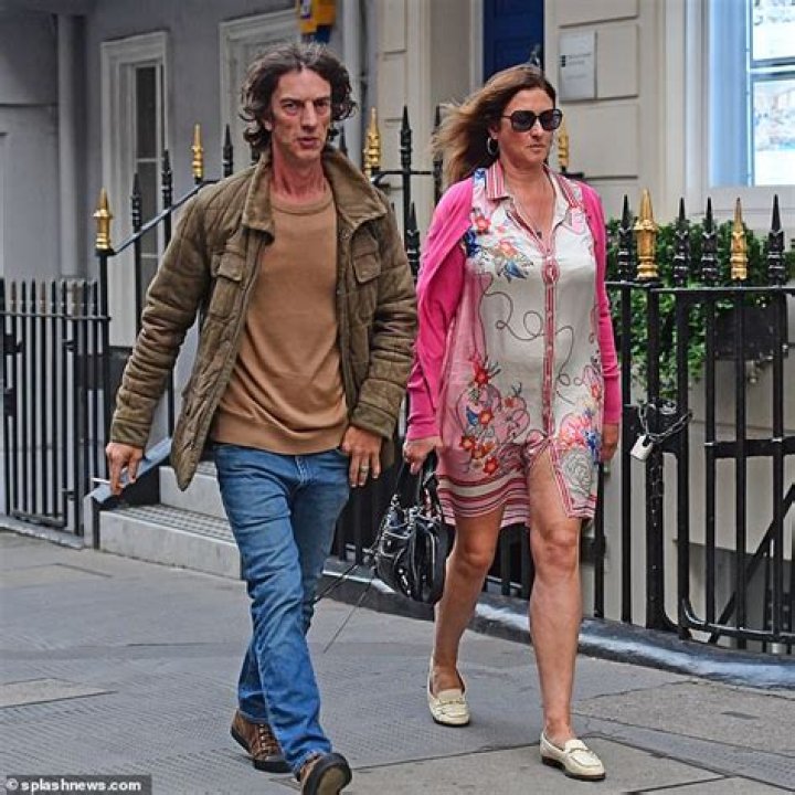How tall is Richard Ashcroft