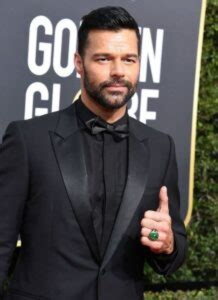 How tall is Ricky Martin