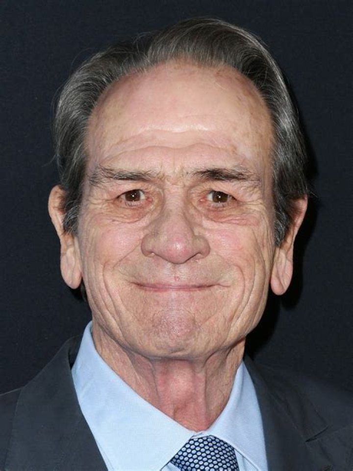 How tall is Tommy Lee Jones