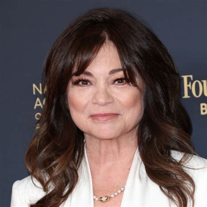 How tall is Valerie Bertinelli