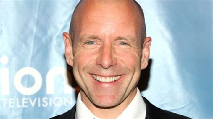 Hugh Dillon (TV Actor) - Age, Birthday, Bio, Facts, Family, Net Worth, Height & More