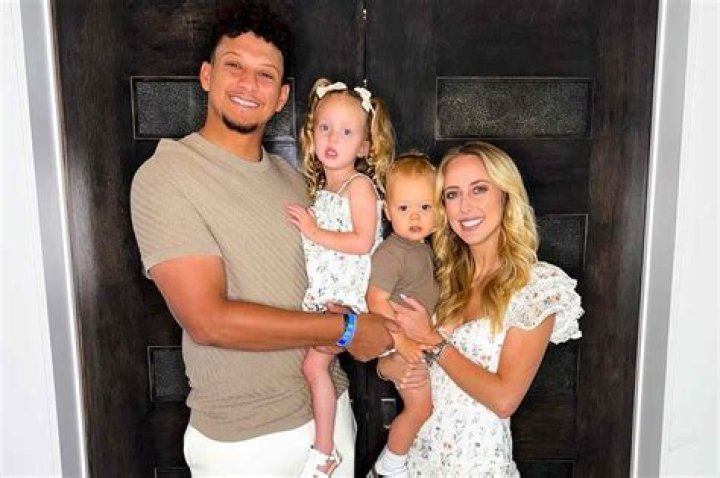 Is one of Patrick Mahomes parents black?