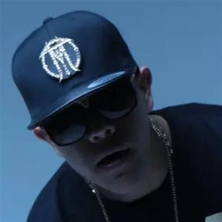 J-Dog (Guitarist) - Age, Birthday, Bio, Facts, Family, Net Worth, Height & More