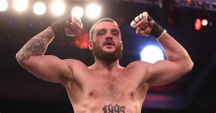 Jay Swingler Net Worth 2023: What Is The Influencer Boxing Star Worth?