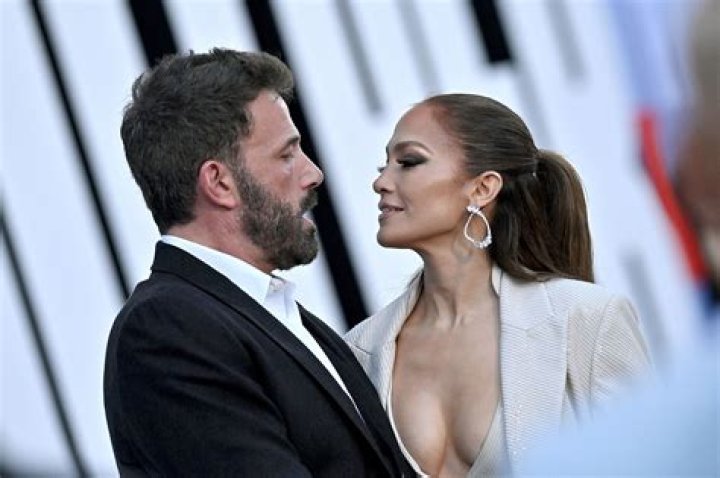 Jennifer Lopez posted lip-locked photo with Ben Affleck – Celebsgraphy