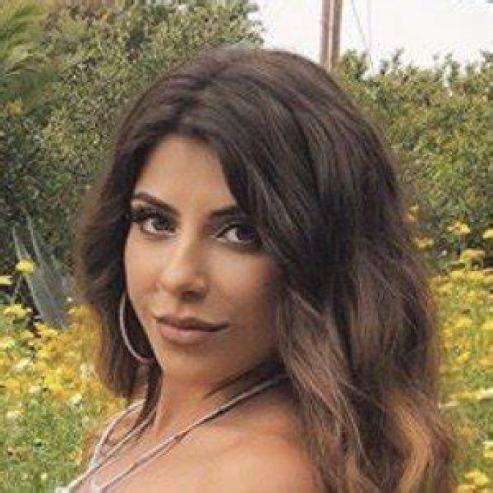 Jessica Awadis (YouTube Star) - Age, Birthday, Bio, Facts, Family, Net Worth, Height & More