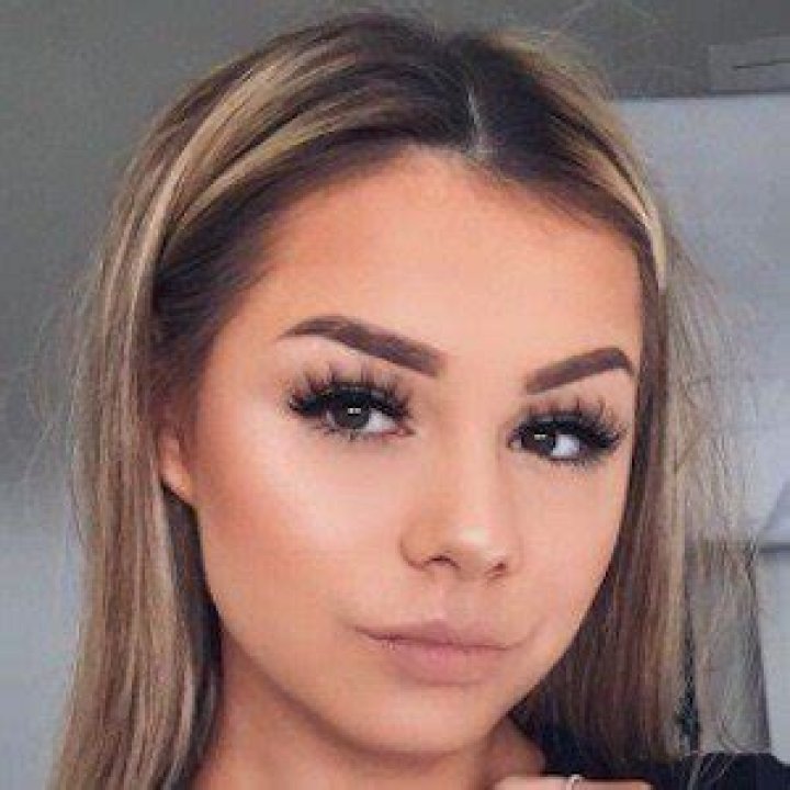 Jordan Lipscombe (YouTube Star) - Age, Birthday, Bio, Facts, Family, Net Worth, Height & More