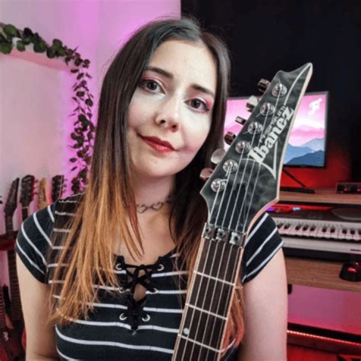 Juliana Vieira (Guitarist) - Age, Birthday, Bio, Facts, Family, Net Worth, Height & More
