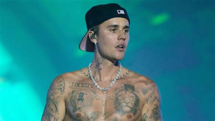 Justin Bieber Drops $15K On Pink Sapphire Grill