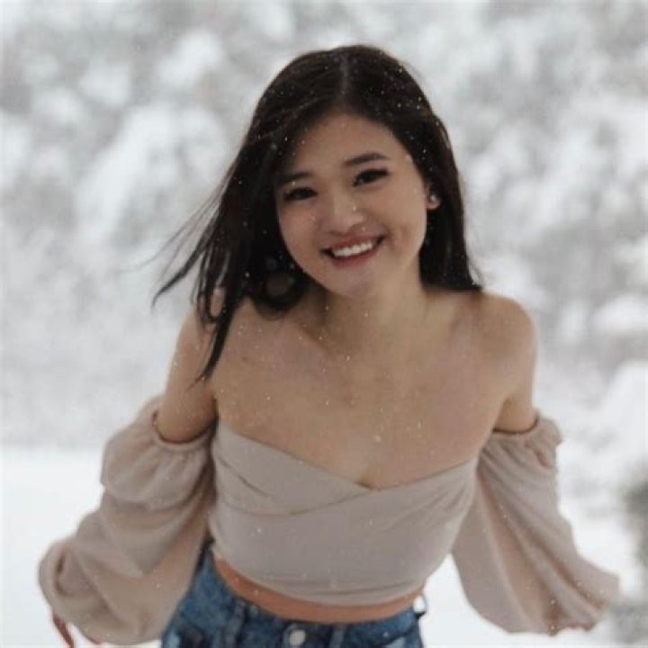Kayani B (YouTube Star) - Age, Birthday, Bio, Facts, Family, Net Worth, Height & More