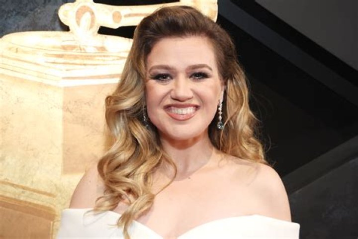 Kelly Clarkson Is Still The Reigning Coach On ‘The Voice’: See Chevel Shepherd’s Win!