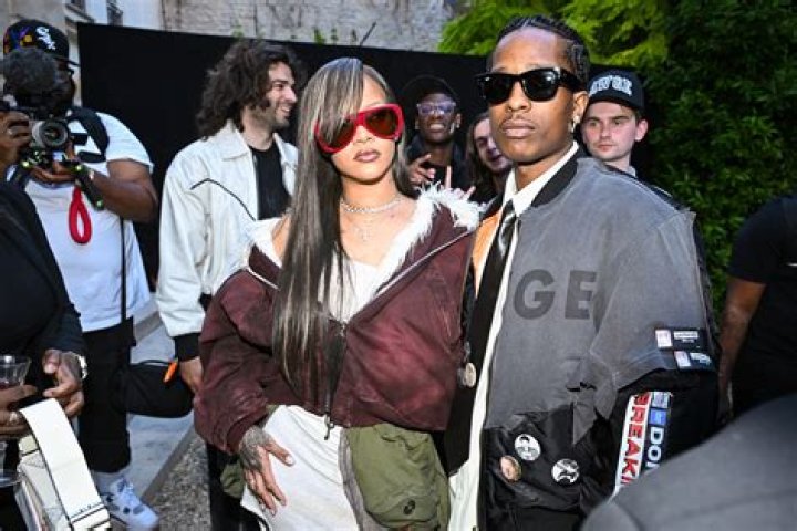 Kendrick Lamar, Dave Chappelle To Perform At Rihanna's Diamond Ball