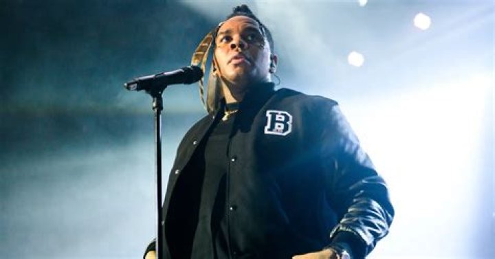 Kevin Gates Performs "Thinkin With My D*ck" With Viral Mardi Gras Guy