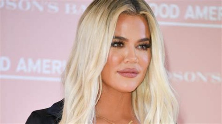Khloé Kardashian Posts Unretouched Photo From Recent Shoot and Proceeds to Praise Herself