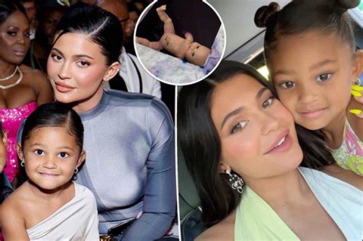 Kylie Jenner and Daughter Stormi Webster Snuggle and Hold Hands: ‘Mine’