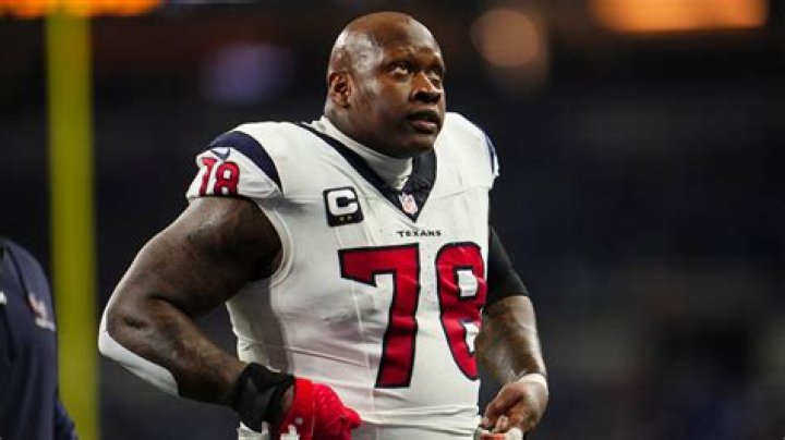 Laremy Tunsil (Football Player) - Age, Birthday, Bio, Facts, Family, Net Worth, Height & More