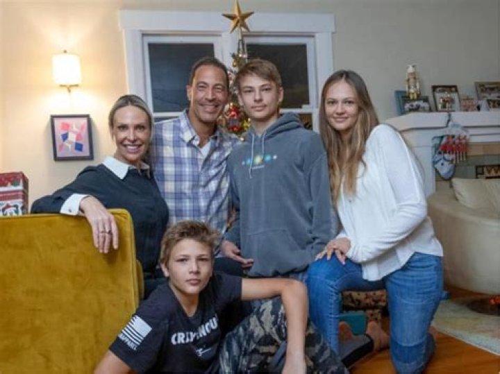 Leonard Goldberg Biography, Age, Height, Wife, Net Worth, Family