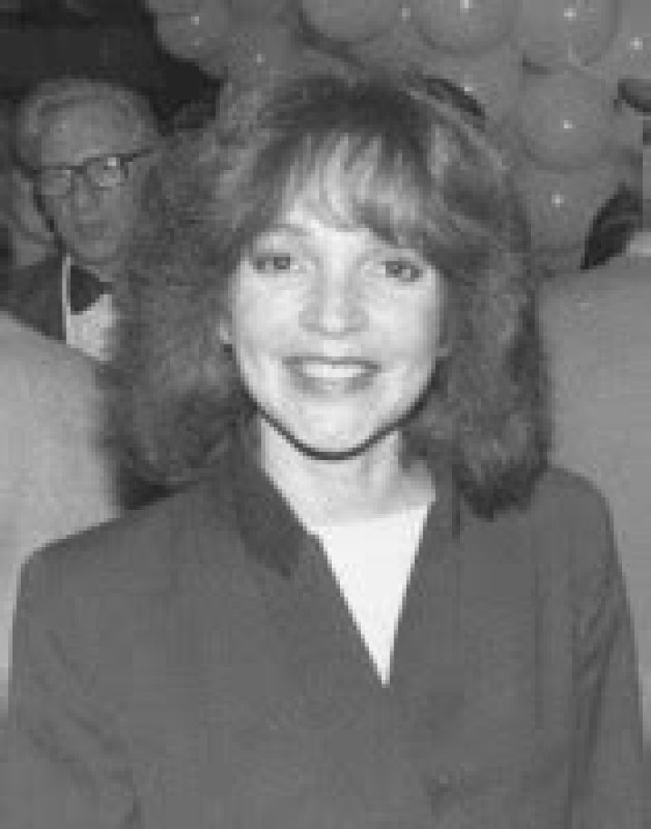 Melanie Chartoff (TV Actress) - Age, Birthday, Bio, Facts, Family, Net Worth, Height & More