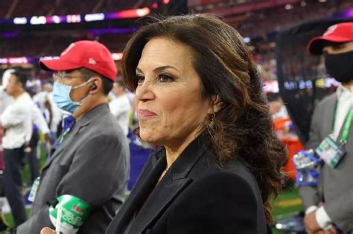 Michele Tafoya (Sportscaster) - Age, Birthday, Bio, Facts, Family, Net Worth, Height & More